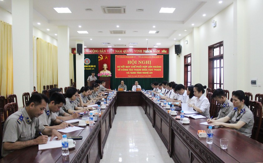 Toàn cảnh hội nghị sơ kết.