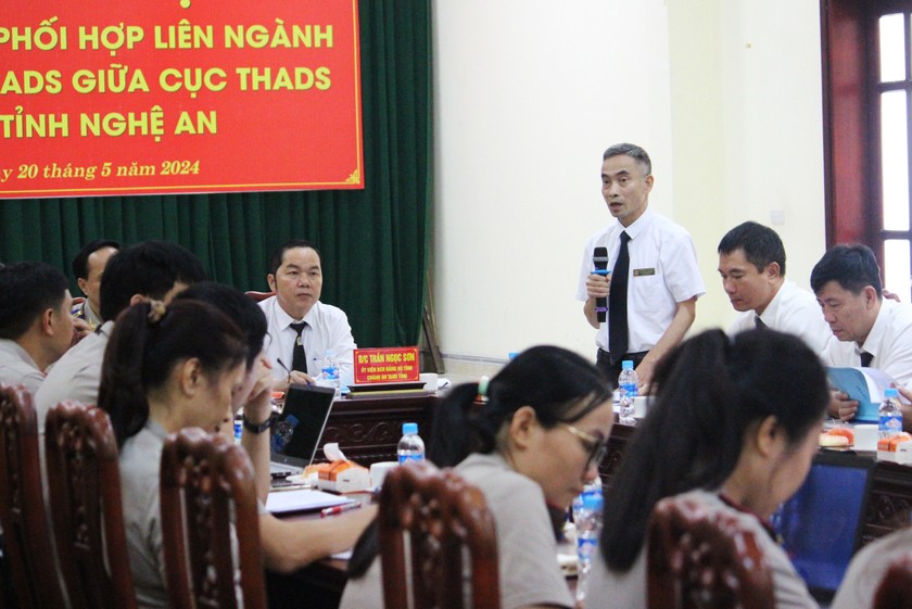 Đại diện TAND tỉnh Nghệ An phát biểu ý kiến.