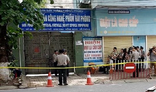 Cưỡng chế tại Công ty CP Công nghệ phẩm Hải Phòng (ảnh: enternews.vn)