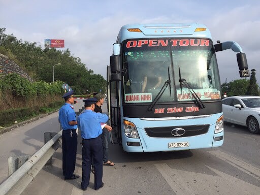 Văn bản hỏa tốc về việc lập chốt, ngăn người ra vào TP đã bị thu hồi. Ảnh: baogiaothong.vn