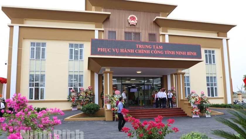 Tòa nhà Trung tâm Phục vụ hành chính công tỉnh Ninh Bình. Ảnh: baoninhbinh