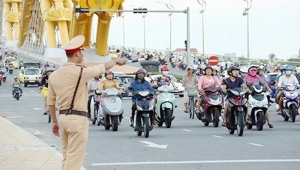 Bảo đảm trật tự, an toàn giao thông gắn với phòng, chống dịch COVID-19 trong dịp Tết Dương lịch, Tết Nguyên đán Tân Sửu và Lễ hội xuân 2021. Ảnh minh hoạ: quochoi.vn