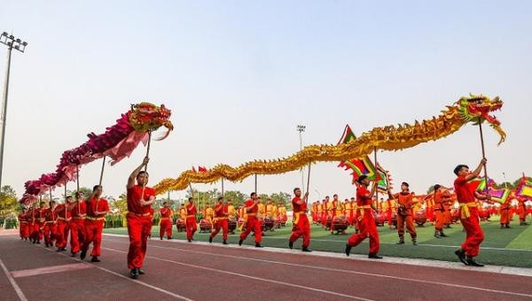 Tập luyện chương trình nghệ thuật chào mừng thành công Đại hội XIII của Đảng. Ảnh: VTV