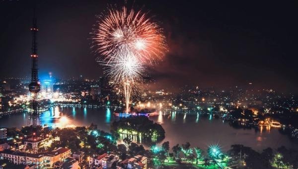 Hà Nội đã quyết định dừng việc bắn pháo hoa tại 30 quận, huyện, thị xã nhân dịp năm mới. 