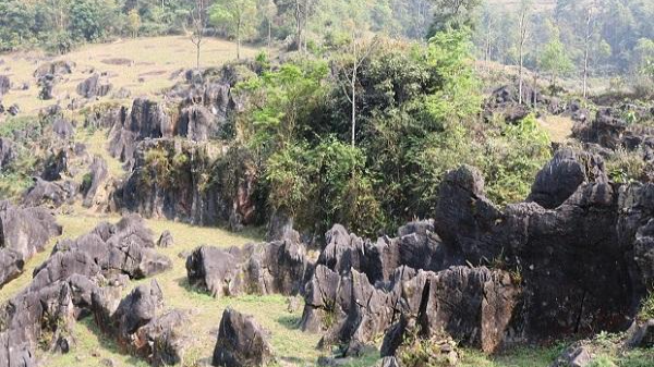 Phế tích Thành cổ Lùng Thần