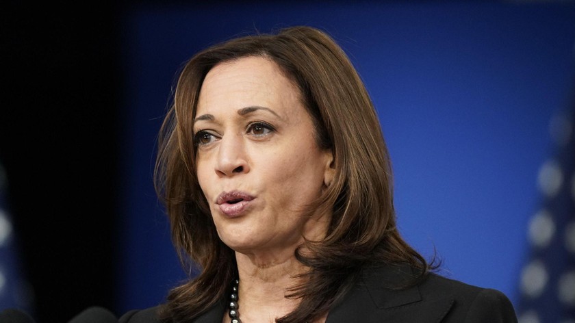 Bà Kamala Harris trở thành người phụ nữ đầu tiên nắm quyền tổng thống Hoa Kỳ trong 85 phút. Ảnh: WRAL-TV