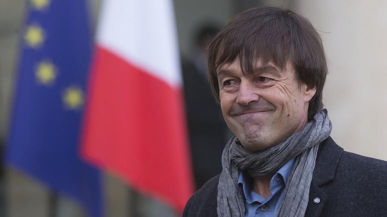 Nhà hoạt động môi trường Nicolas Hulot khi rời Điện Elysee ở Paris, Pháp. ẢNh: AFP (chụp ngày 6/12/2012)