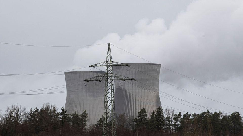 Tổ máy cuối cùng của Nhà máy điện hạt nhân Gundremmingen sẽ ngừng hoạt động vào đầu năm nay. Ảnh: Reuters (chụp ngày 29/12/2021)