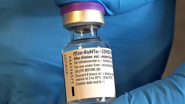 NHS Anh cho phép sử dụng các lọ vaccine Pfizer trong vòng 45 ngày sau khi rã đông, kéo dài 2 tuần so với trước đây.