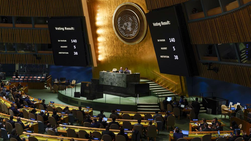 Cuộc bỏ phiếu về nghị quyết liên quan đến cuộc chiến ở Ukraine tại trụ sở Liên Hợp Quốc ngày 24/3/2022. Ảnh: AP