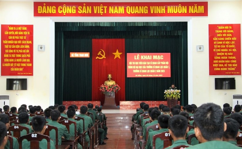 Quang cảnh lễ khai mạc Hội thi học viên đào tạo sĩ quan cấp phân đội, Bộ Tổng Tham mưu dưới sự chủ trì của Trung tướng Nguyễn Doãn Anh. (Ảnh: Báo QĐND)