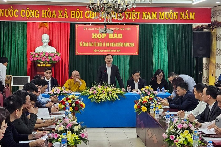 Quang cảnh buổi họp báo.