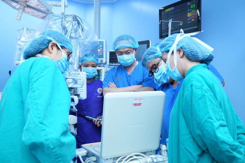 Bệnh viện 108 thực hiện ca ghép tim từ người hiến chết não để hồi sinh sự sống cho nữ bệnh nhân 39 tuổi.