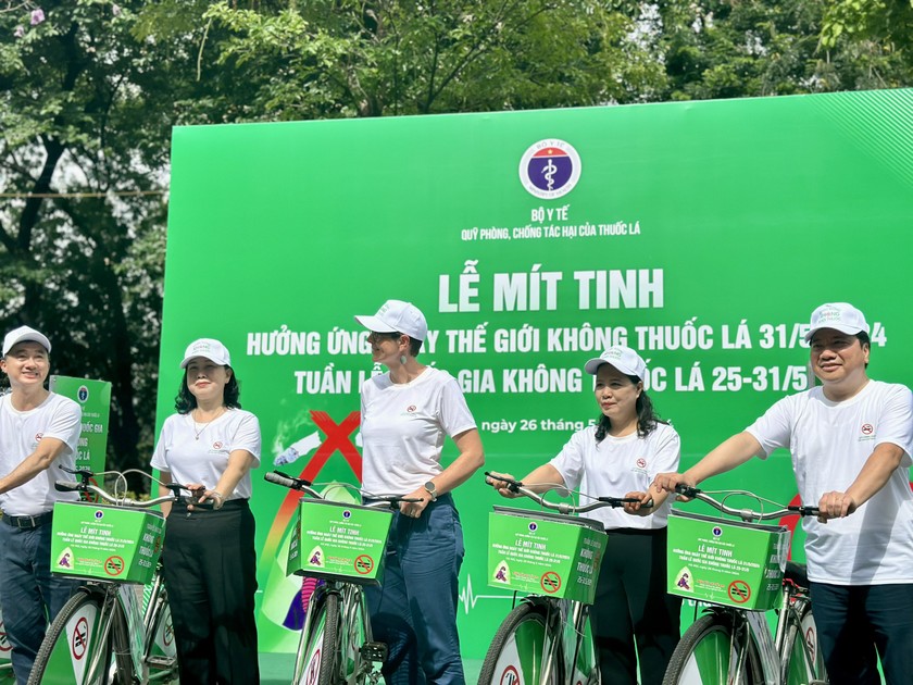 Bộ trưởng Bộ Y tế kêu gọi công dân Việt Nam hãy hành động để đảm bảo môi trường không khói thuốc
