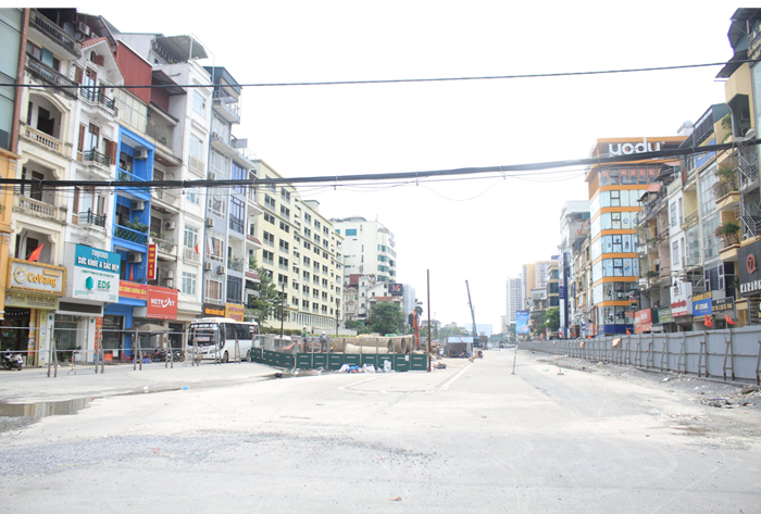 Đường Kim Đồng đã hoàn thành việc mở rộng lòng đường, phục vụ thi công hầm chui.