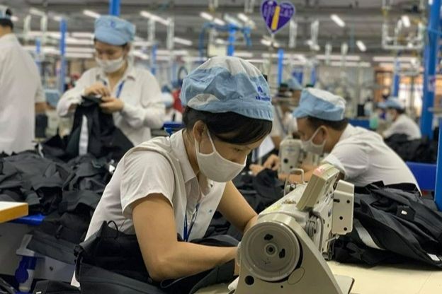 Toàn ngành Dệt may hiện có khoảng 2,5 triệu lao động, trong đó 70% là lao động nữ. (Nguồn: vwu.vn)