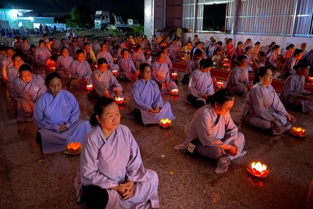 Đại lễ Vu lan báo hiếu trang nghiêm, không để tiền tỉ bay theo tàn tro