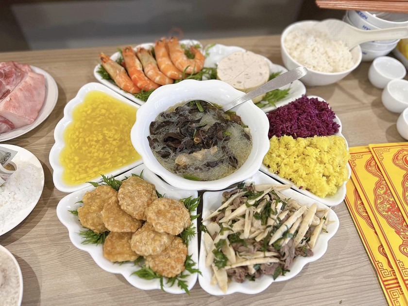Thi nhau 'khoe' mâm cỗ Rằm tháng 7  ảnh 5