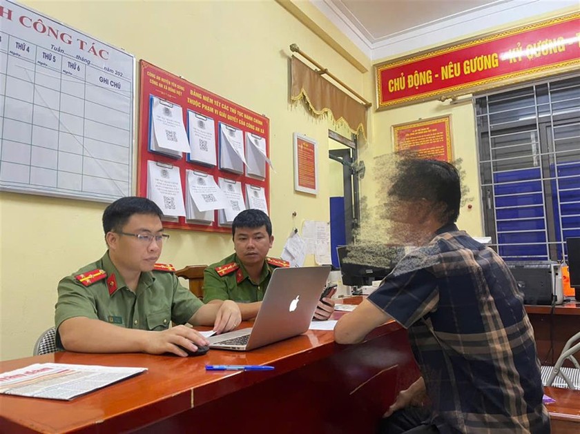 Một đối tượng đưa tin thất thiệt về vỡ đê tại tỉnh Bắc Giang trên mạng xã hội được Công an huyện Yên Dũng triệu tập làm việc.