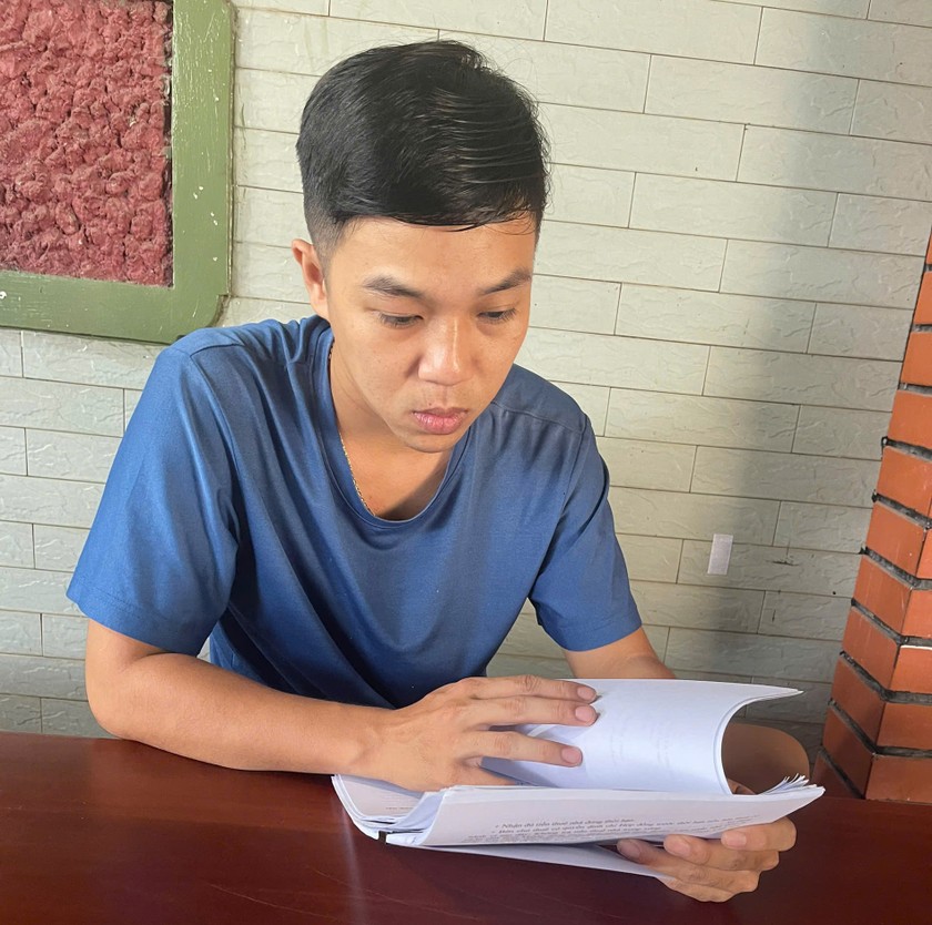 Ông Tài vừa được TAND huyện Phú Giáo tuyên trả lại 146 triệu đồng thuế TNCN. (Ảnh trong bài: Bùi Yên)