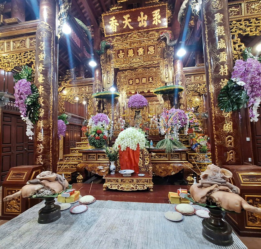 Lễ vật dâng Thánh Mẫu.