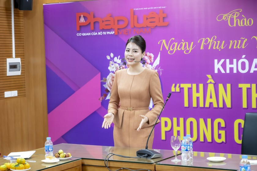 Nhà thiết kế Thoa Trần