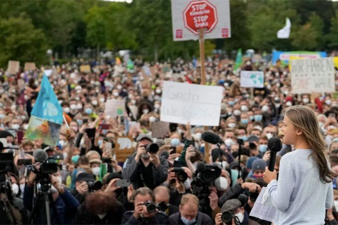 Thế hệ trẻ như nhà hoạt động môi trường Greta Thunberg (SN 2003) đang có sức ảnh hưởng mạnh hơn đến các chính sách khí hậu toàn cầu: (Ảnh: The Washington Post)