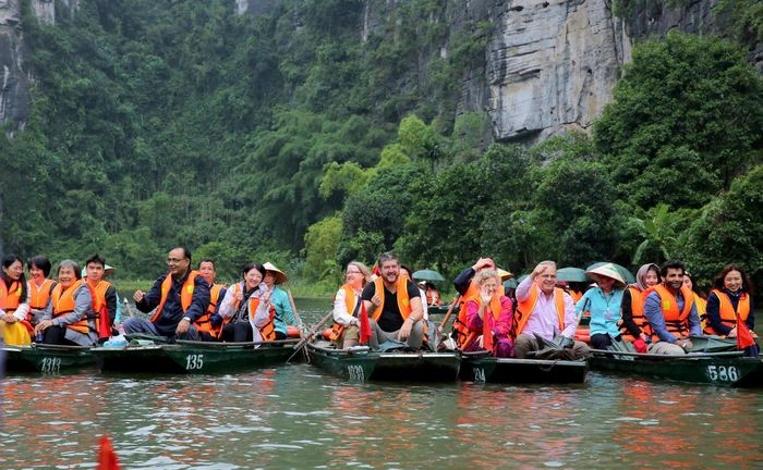 Du khách quốc tế đến Ninh Bình tăng đột biến trong tháng 10/2024.