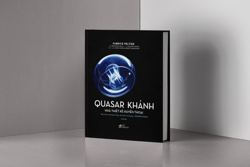 Cuốn sách “Quasar Khánh - Nhà thiết kế huyền thoại”.