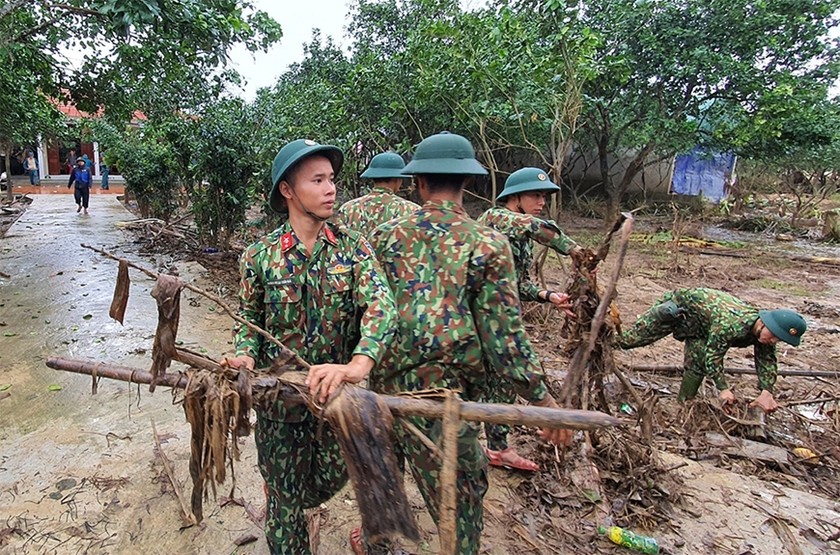 Đề xuất các hình thức, biện pháp cứu trợ, hỗ trợ khi tình trạng khẩn cấp xảy ra. (Ảnh: qdnd.vn)