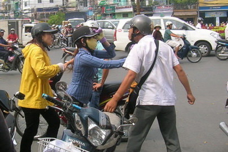 Nhiều vụ xô xát, ẩu đả xảy ra chỉ từ va chạm nhỏ khi tham gia giao thông trên đường phố. (Ảnh minh họa: ST) 