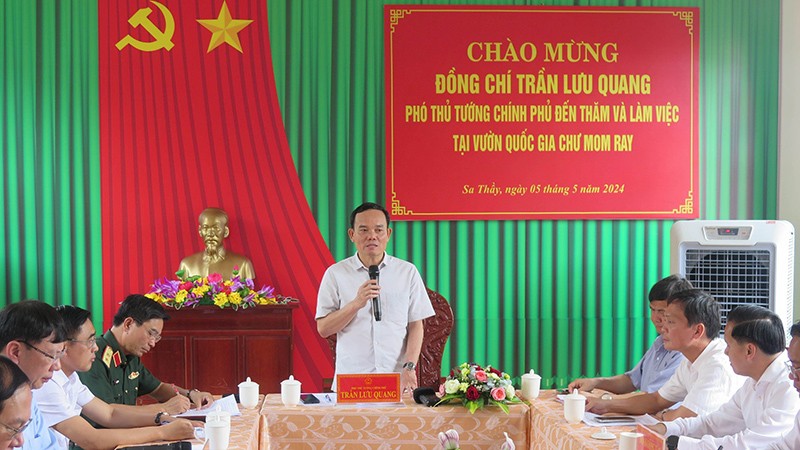 Phó Thủ tướng Trần Lưu Quang làm việc với Vườn Quốc gia Chư Mom Ray.