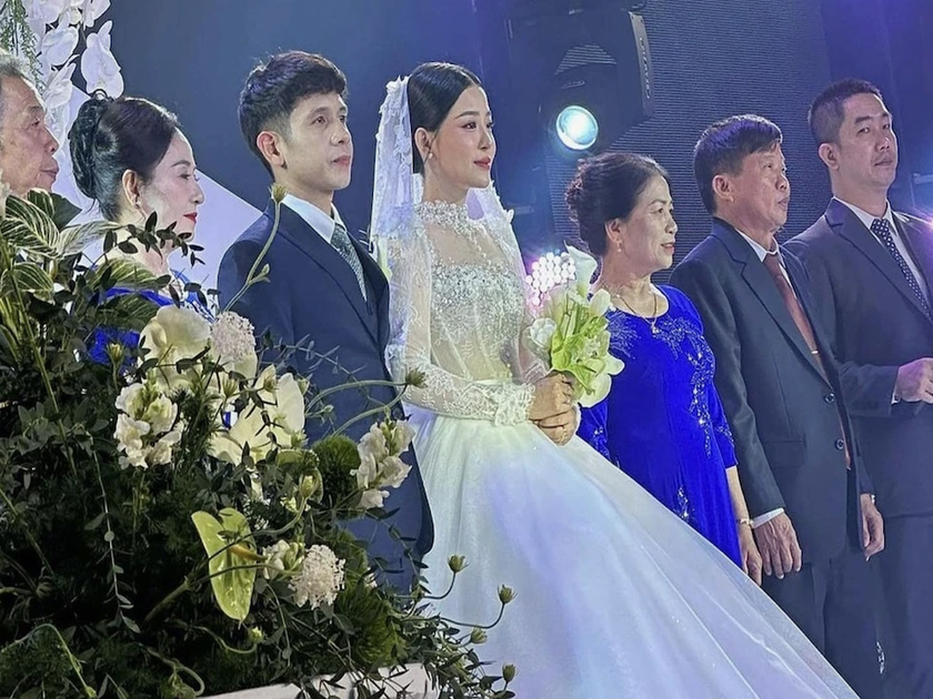 Nguyễn Phong Hồng Duy và Phạm Thị Kiều Oanh tổ chức đám cưới vào trưa 19/5. Ảnh: Vlog Minh Hải