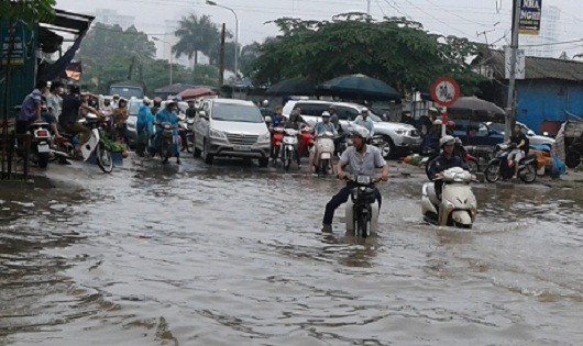 Ngán ngẩm sự cố do Hà Nội ngập sâu