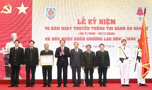 Trang trọng Lễ Kỷ niệm 70 năm Ngày truyền thống Thi hành án dân sự 