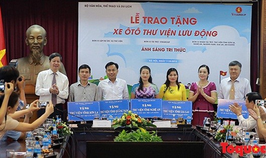 Thêm 5 chiếc xe thư viện đến với người vùng sâu, vùng xa, người khiếm thị