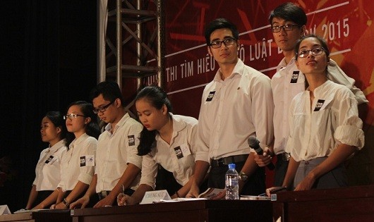 Sôi nổi tranh tài vòng chung kết Civil Law Debate 2016