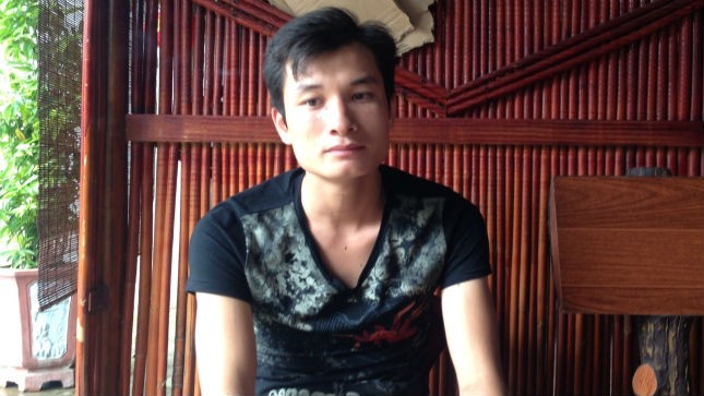 Nguyễn Đình Toàn (SN 1990, trú tại thôn Thưa) bạn của Nam là người ôm và can ngăn Nam.