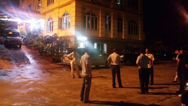 Lực lượng cảnh sát của Bộ Công an đang khám xét, bắt giữ bên trong trụ sở Công ty TNHH Đại An