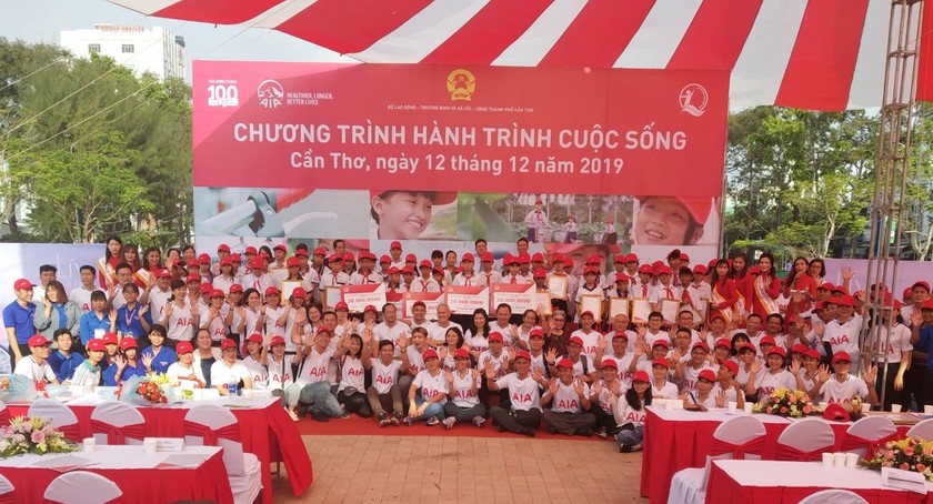 Hành trình cuộc sống tặng 70 xe đạp cho trẻ em nghèo TP Cần Thơ