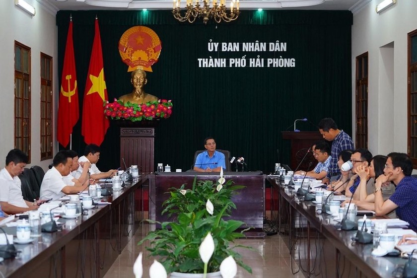 Quang cảnh cuộc họp.