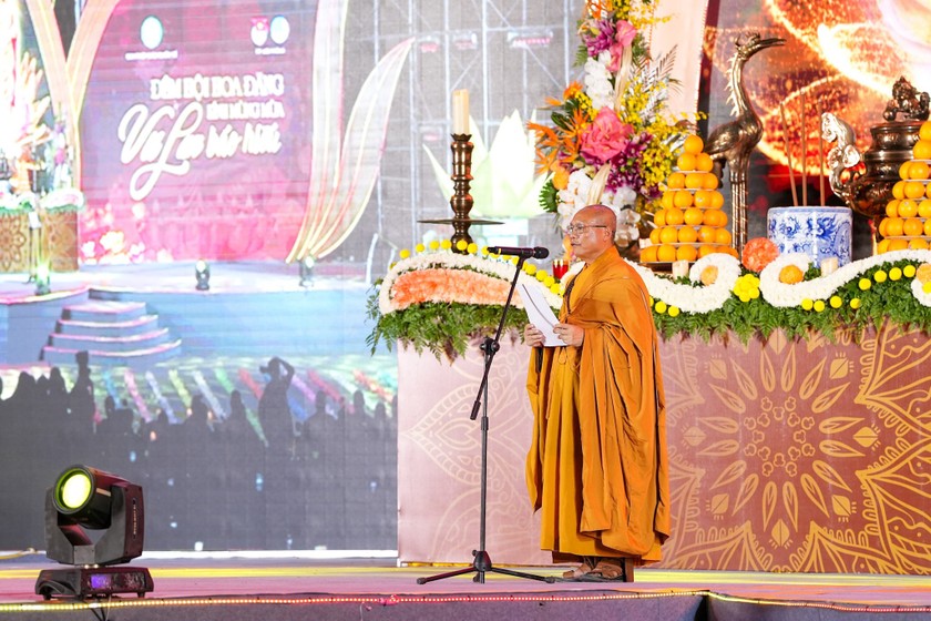 Thượng tọa Thích Tục Khang - Phó Trưởng ban Ban Trị sự Giáo hội Phật giáo Việt Nam TP Hải Phòng, Trưởng ban Ban Phật giáo Quốc tế Giáo hội Phật giáo Việt Nam TP phát biểu tại chương trình. Thượng tọa Thích Tục Khang - Phó Trưởng ban Ban Trị sự Giáo hội Phật giáo Việt Nam TP Hải Phòng, Trưởng ban Ban Phật giáo Quốc tế Giáo hội Phật giáo Việt Nam TP phát biểu tại chương trình.