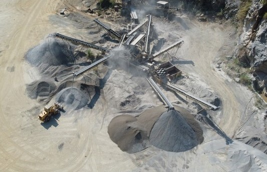 UBND tỉnh Hoà Bình xử phạt hàng loạt doanh nghiệp trong lĩnh vực khai thác khoáng sản.