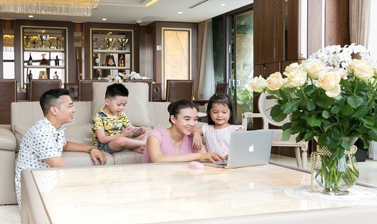 Nhiều gói cước cáp quang với các tiện ích phù hợp với nhu cầu gia đình đang được VNPT cung cấp rộng rãi. 