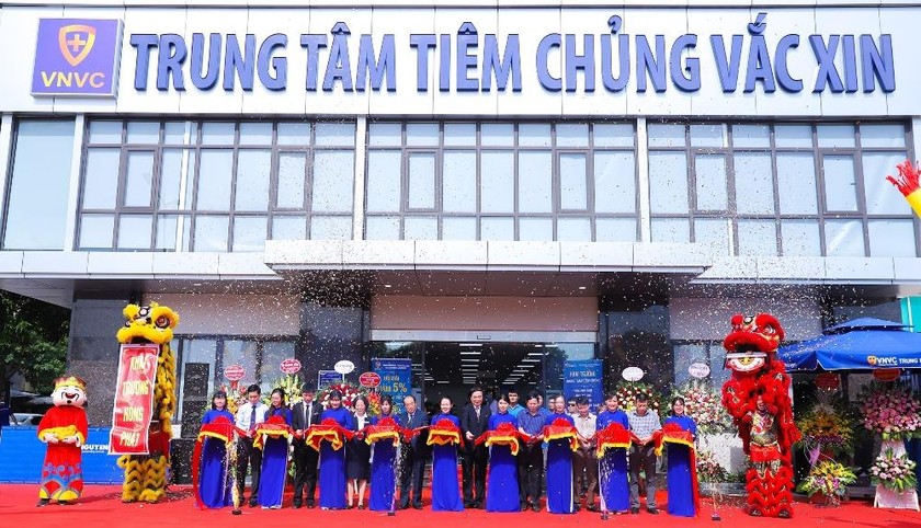  Đẩy mạnh chiến lược xóa các “vùng lõm” về vắc xin dịch vụ, Hệ thống Trung tâm Tiêm chủng cho Trẻ em và Người lớn VNVC đã nhanh chóng đưa vào hoạt động VNVC Ninh Bình.