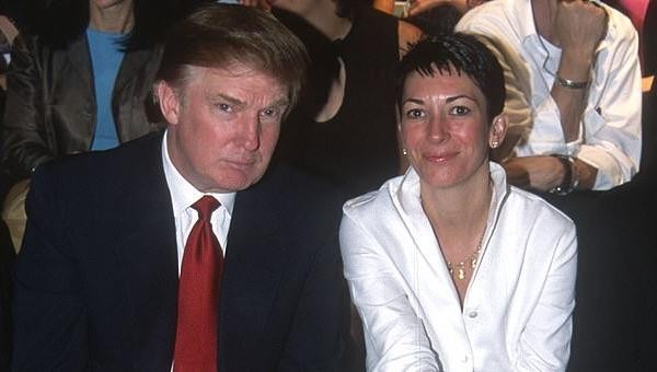 Ông Donald Trump và bà Ghislaine Maxwell tại một sự kiện năm 2000 tại thành phố New York. Ảnh: Getty Images