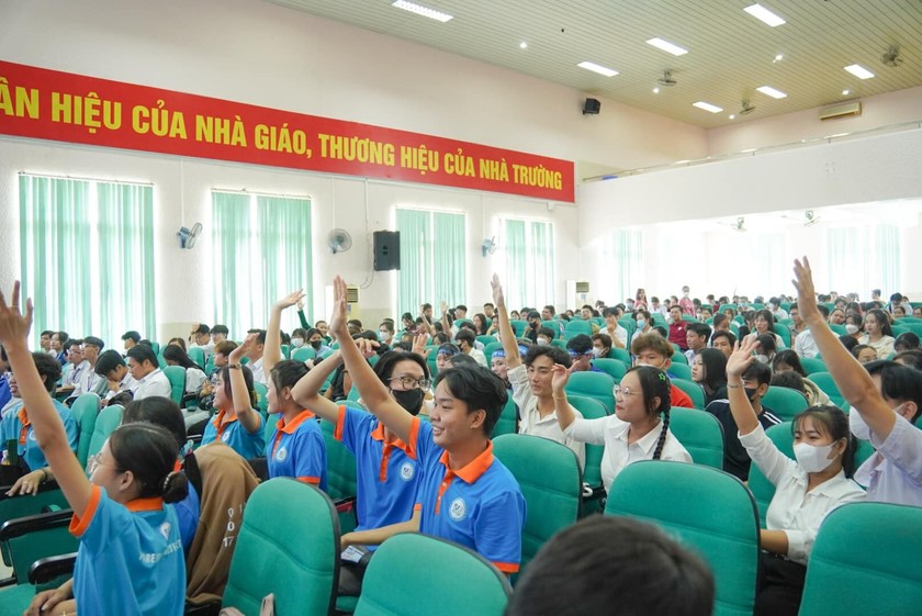 Đồng Tháp tập trung tuyên truyền cho HSSV các Trường Đại học