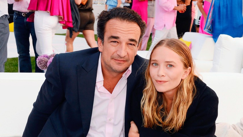 Mary-Kate Olsen và Olivier Sarkozy hẹn hò từ năm 2012 và kết hôn hồi tháng 11/2015 tại Manhattan, New York. 