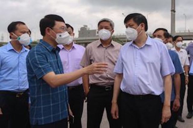 công tác của Bộ Y tế có Bộ trưởng Nguyễn Thanh Long,thứ trưởng Nguyễn Trường Sơn đã đến kiểm tra công tác phòng chống dịch COVID-19 tại Khu công nghiệp Quang Châu, huyện Việt Yên, tỉnh Bắc Giang.