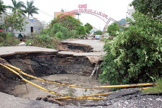 Quảng Ninh: Lại xuất hiện hố “tử thần”  